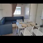 Mobil Le Castellas Bertrand /stehlin Camping